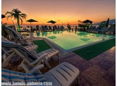 Отель «Alex Beach Hotel», открытый подогреваемый бассейн